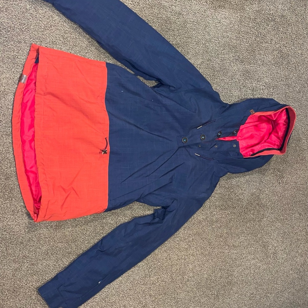 brand new Roxy snowboarding coat never worn great for winter coming